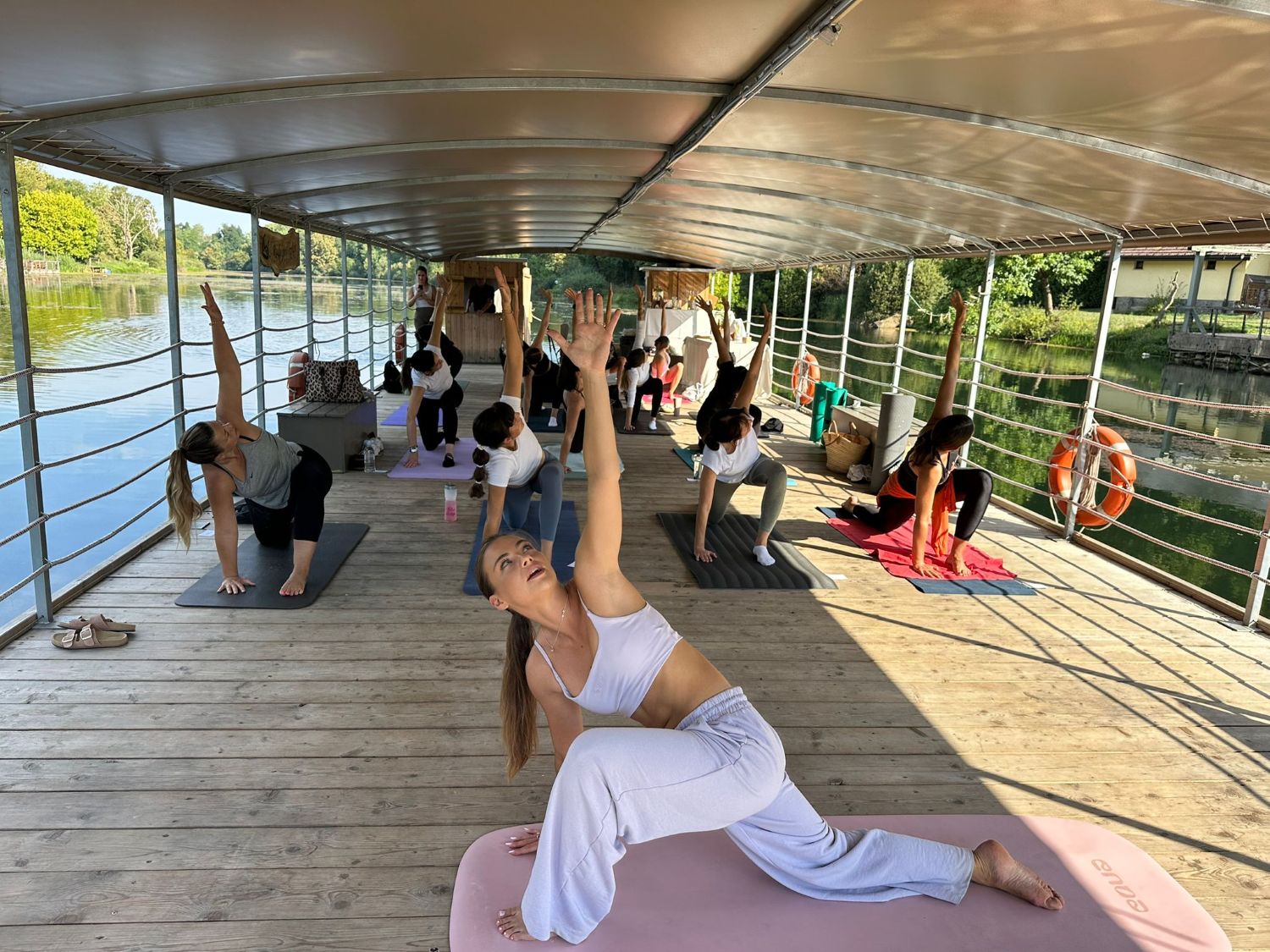 Joga na Rudolfovem splavu